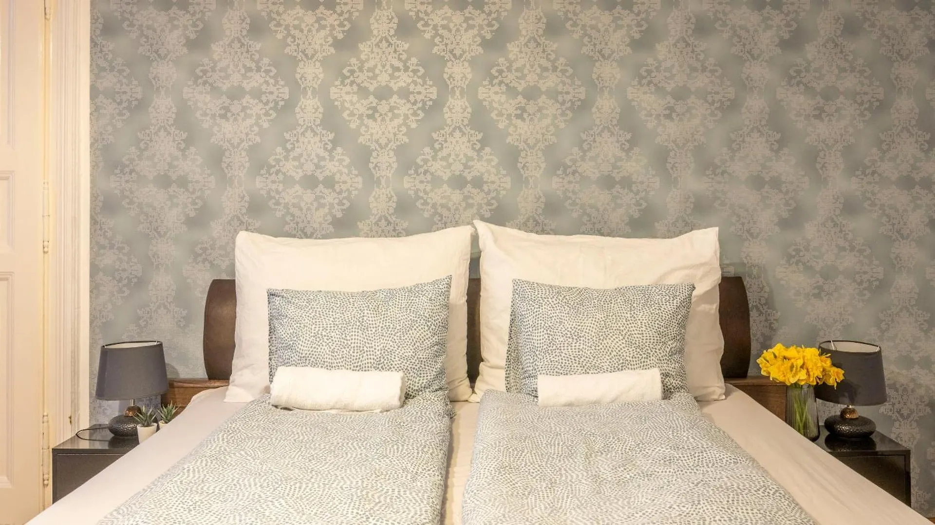 Deluxe City Center Apartment W' 5 Bedrooms Budapest