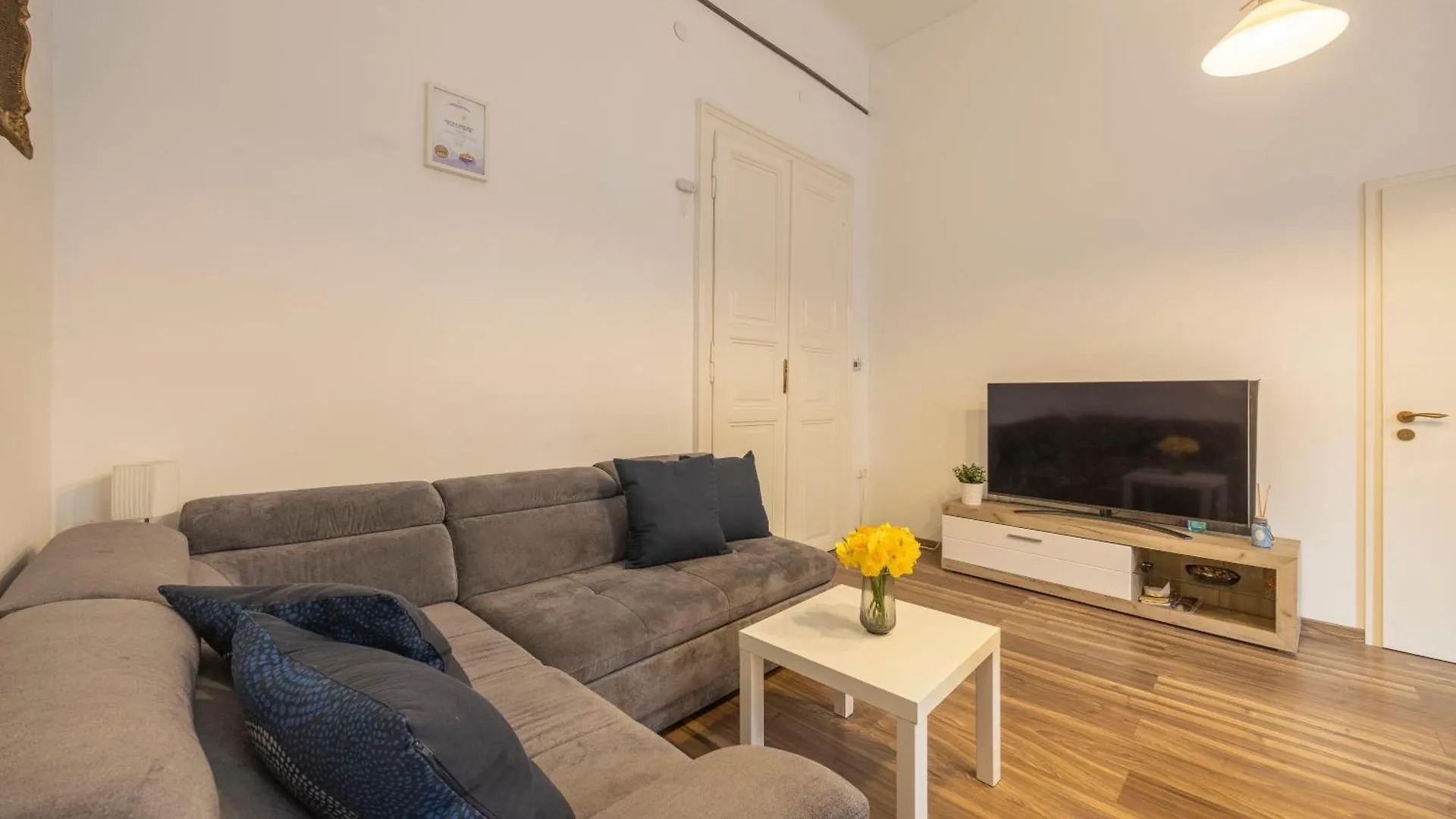 Deluxe City Center Apartment W' 5 Bedrooms Budapest 0*,  Hungary