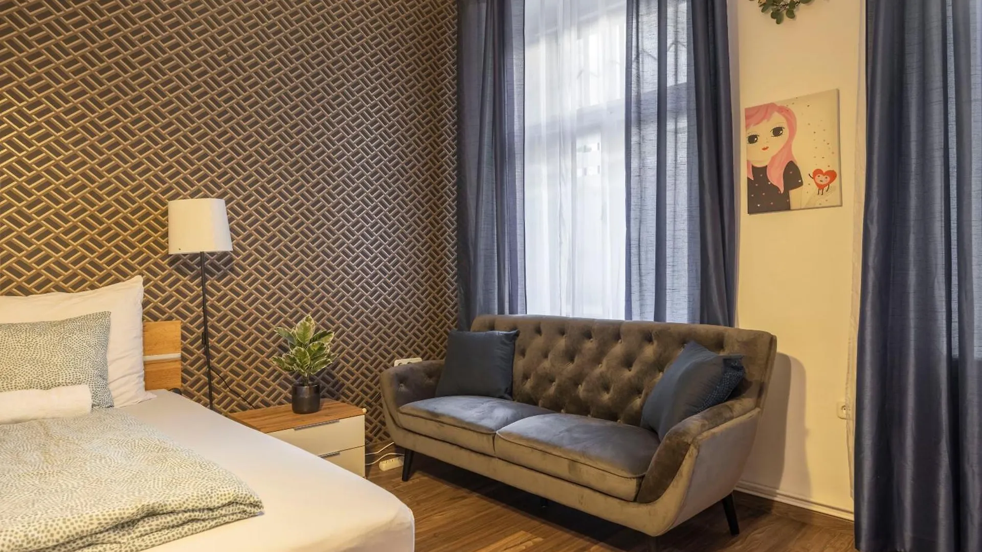 Deluxe City Center Apartment W' 5 Bedrooms Budapest