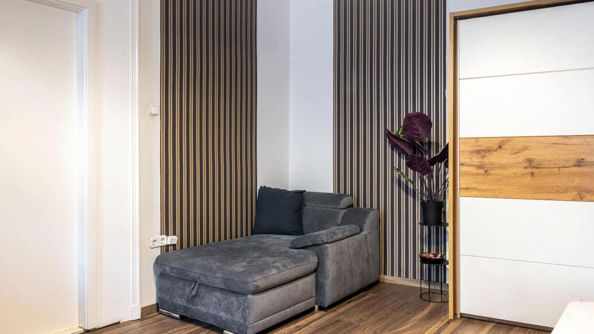 Deluxe City Center Apartment W' 5 Bedrooms Budapest