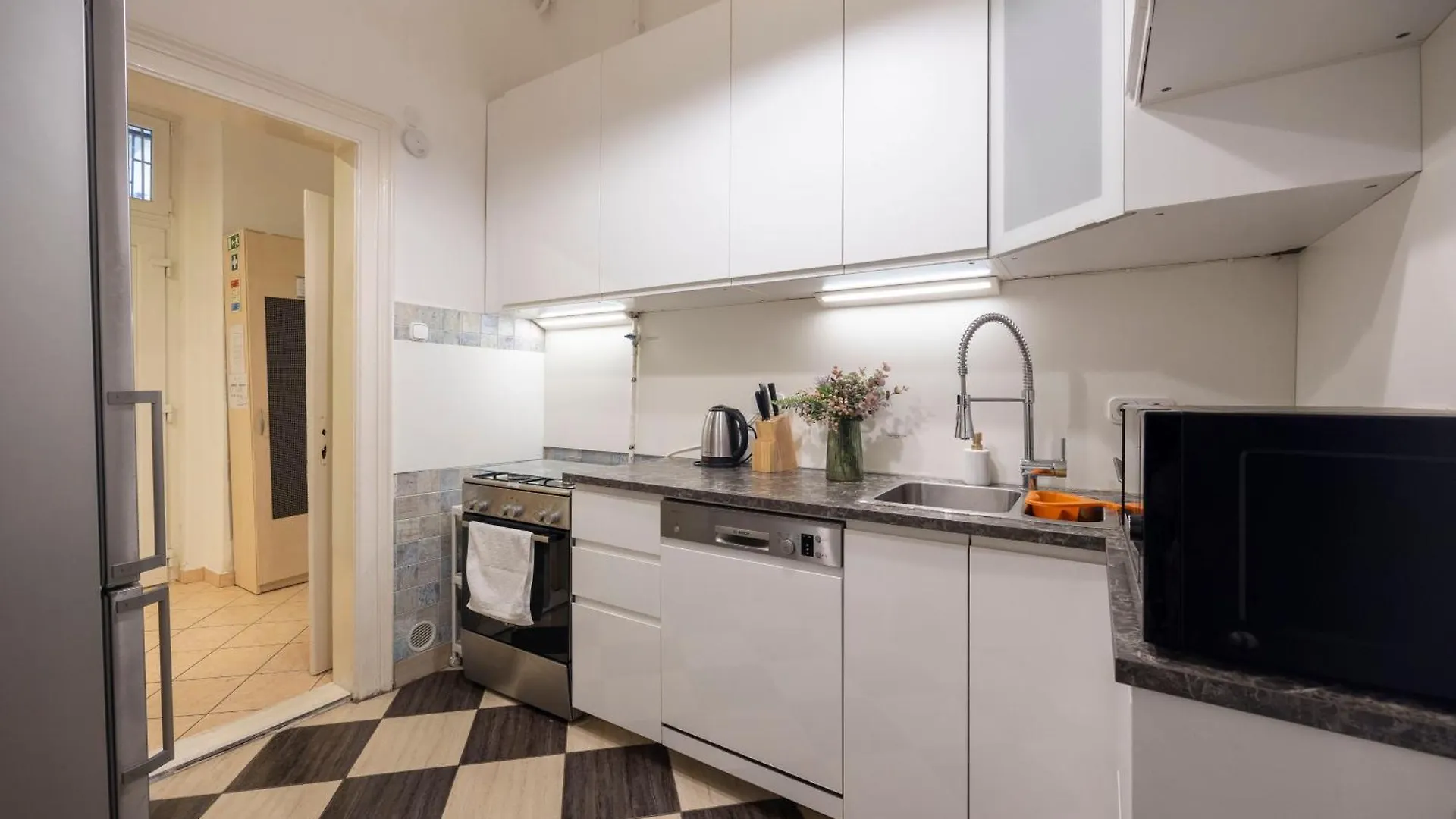 Deluxe City Center Apartment W' 5 Bedrooms Budapest