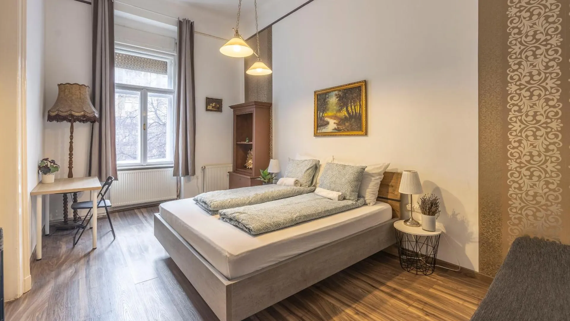 Deluxe City Center Apartment W' 5 Bedrooms Budapest